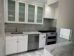 765 N Greenway Dr in Coral Gables, FL - Building Photo - Building Photo