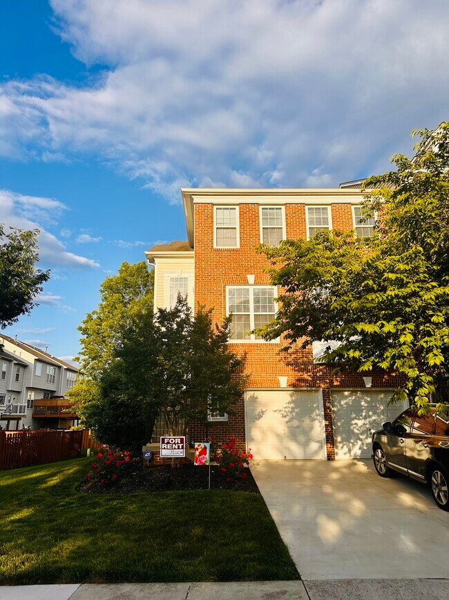 22702 Lamoreaux Landing Square in Ashburn, VA - Building Photo - Building Photo