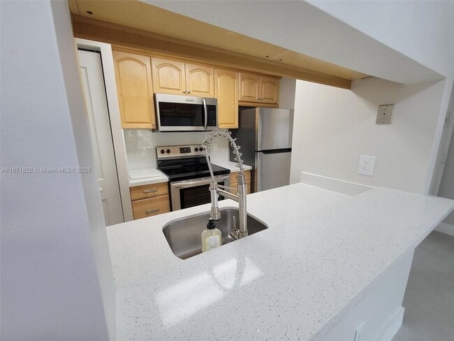 9728 Hammocks Blvd in Miami, FL - Building Photo - Building Photo