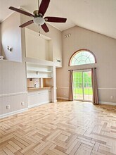 1015 Green Meadow St in Beaumont, TX - Building Photo - Building Photo