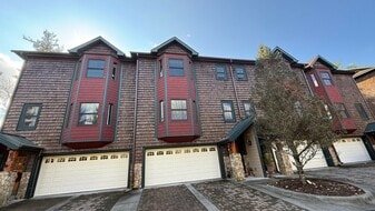 Creekside Villas in Boone, NC - Building Photo