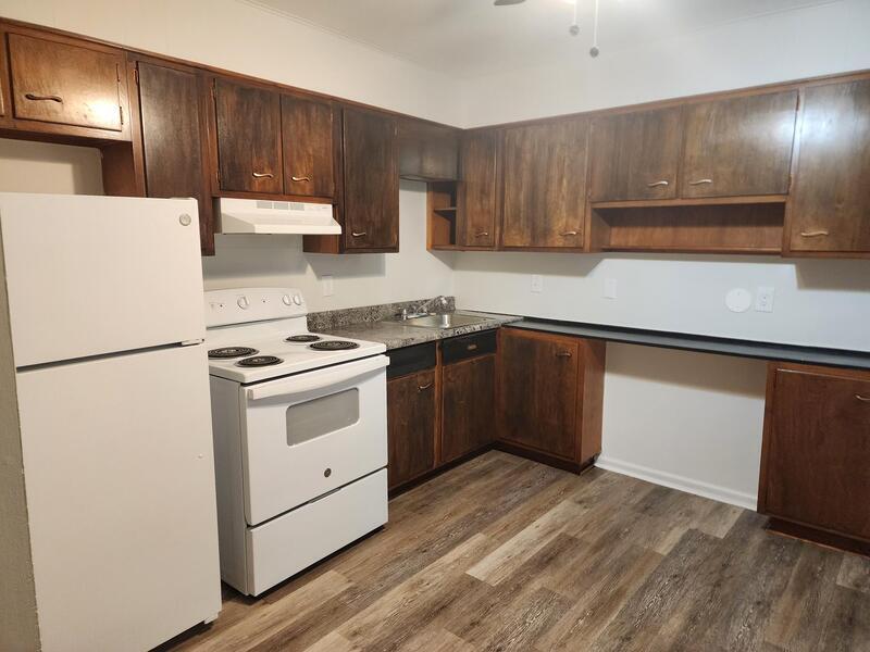 11 Alexander Dr in Hyde Park, NY - Building Photo