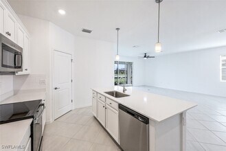 2434 Orchard St in Naples, FL - Building Photo - Building Photo