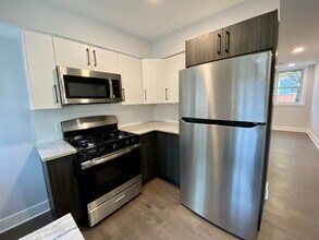 722 Lombard St, Unit APT 1 in Philadelphia, PA - Building Photo - Building Photo