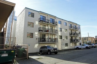 Carroll Terrace in Seattle, WA - Building Photo - Building Photo