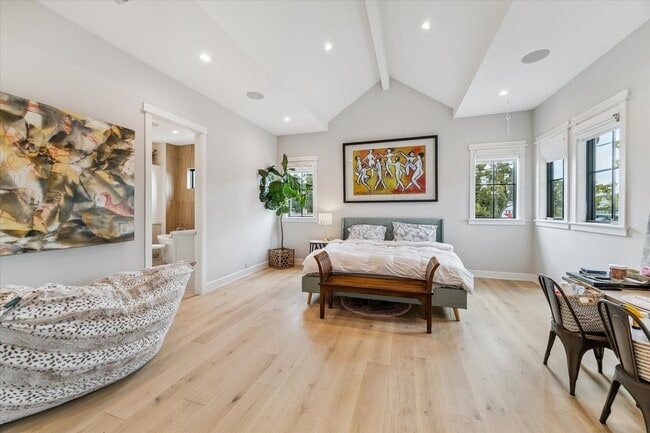 property at 1136 Woodland St