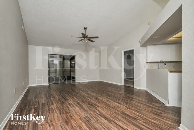 1050 Walt Williams Rd in Lakeland, FL - Building Photo - Building Photo