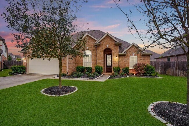 13314 Edison Trace Ln in Tomball, TX - Foto de edificio - Building Photo