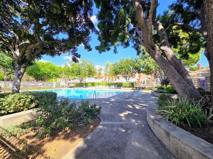 16810 Picadilly Ln in Cerritos, CA - Building Photo