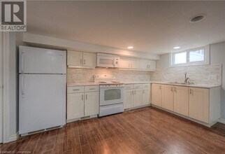 1176 Union St in Kitchener, ON - Building Photo - Building Photo