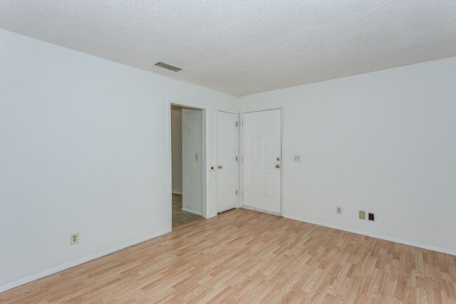 3012 E 1st St N in Wichita, KS - Building Photo - Building Photo