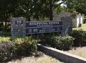 Stepping Stone Apartments in Taylor, TX - Building Photo - Building Photo