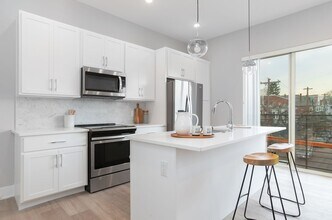 Washington Court (52 W) in Philadelphia, PA - Building Photo - Interior Photo