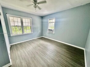 1260 NE 115th St, Unit 2 in Miami, FL - Foto de edificio - Building Photo