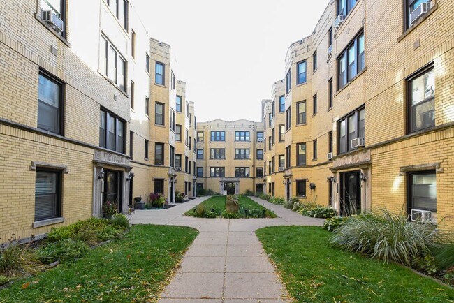 3821 N Greenview Ave in Chicago, IL - Building Photo - Building Photo
