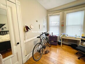394 Centre St, Unit 2 in Boston, MA - Building Photo - Building Photo