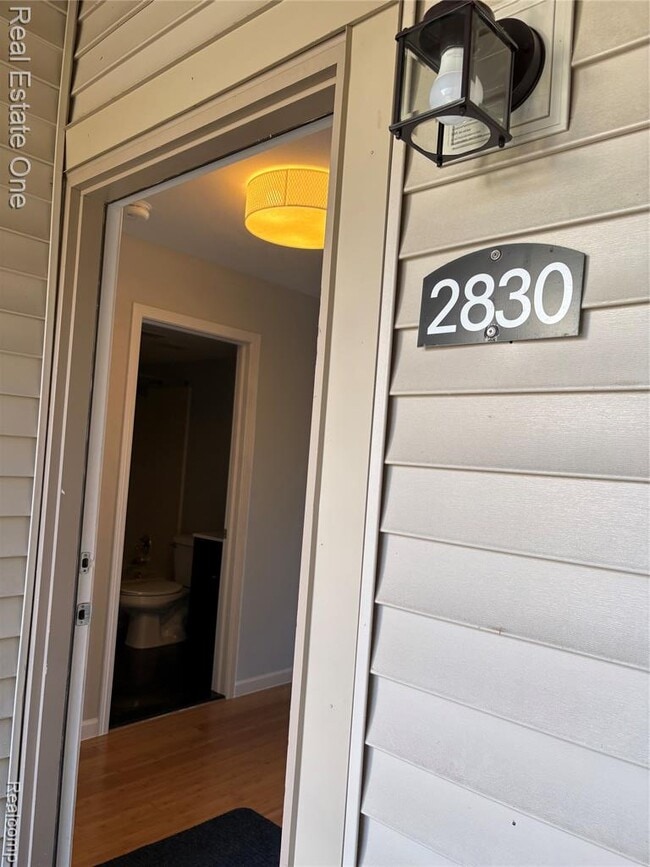 2830 Davison Ave in Auburn Hills, MI - Building Photo - Building Photo