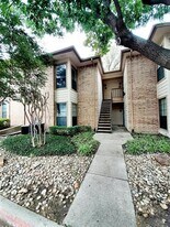 16301 Ledgemont Ln in Addison, TX - Building Photo