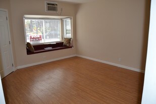 3317 Barham Blvd in Los Angeles, CA - Building Photo