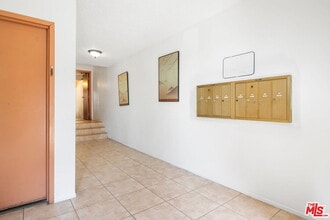 9055 Alcott St in Los Angeles, CA - Building Photo - Building Photo