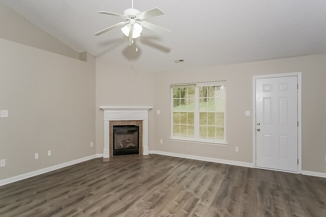 103 Harvest Glen Ln in Harvest, AL - Foto de edificio - Building Photo