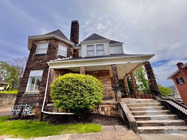 property at 212 N Highland Ave