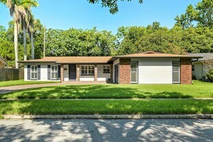 527 Cornwall Rd in Winter Park, FL - Building Photo