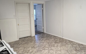 60 E McFarlan St, Unit 1 in Dover, NJ - Building Photo - Building Photo