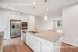 4016 Shire Meadow Ln in Triangle, VA - Building Photo - Building Photo