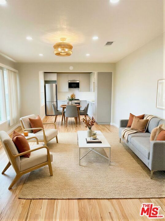 16852 McCormick St in Los Angeles, CA - Building Photo - Building Photo