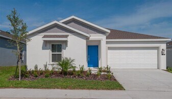 321 Loch Ct in Davenport, FL - Building Photo