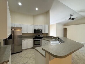 2733 SW 11th Pl in Cape Coral, FL - Building Photo - Building Photo