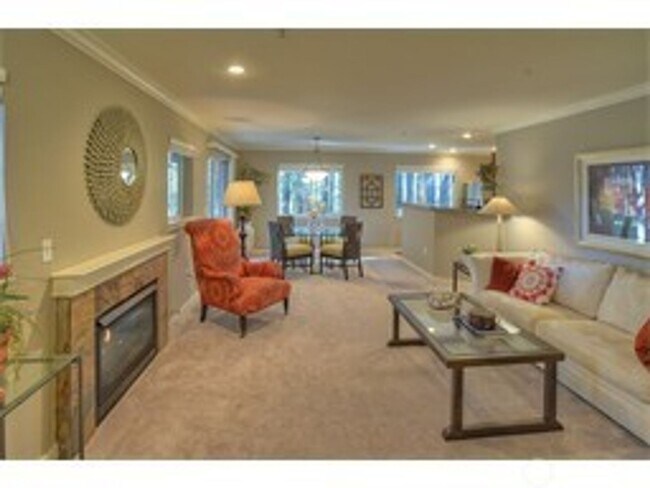 25025 SE Klahanie Blvd in Issaquah, WA - Building Photo - Building Photo