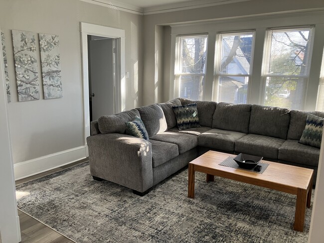 2463 N 45th St, Unit UPPER in Milwaukee, WI - Building Photo - Building Photo