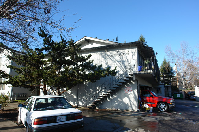 963 Temple Dr in San Jose, CA - Foto de edificio - Building Photo