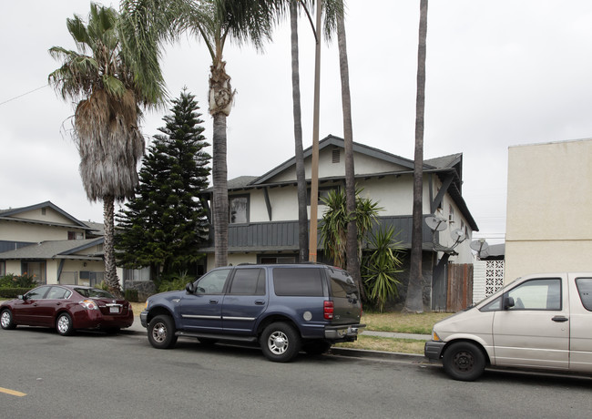 601 W Center St in Placentia, CA - Building Photo - Building Photo