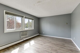 2616 Harriet Ave, Unit 319 in Minneapolis, MN - Building Photo - Building Photo