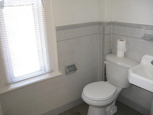 7 Forest St, Unit 2R in Cambridge, MA - Building Photo - Building Photo