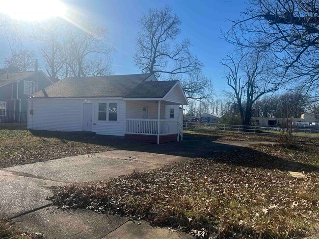 property at 2015 Charjean Rd