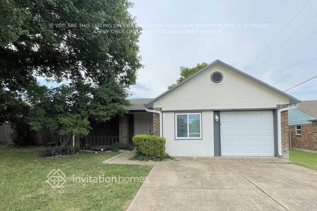 603 Valley Spring Dr in Arlington, TX - Building Photo