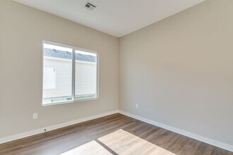 1945 Larae St in Goddard, KS - Building Photo - Building Photo