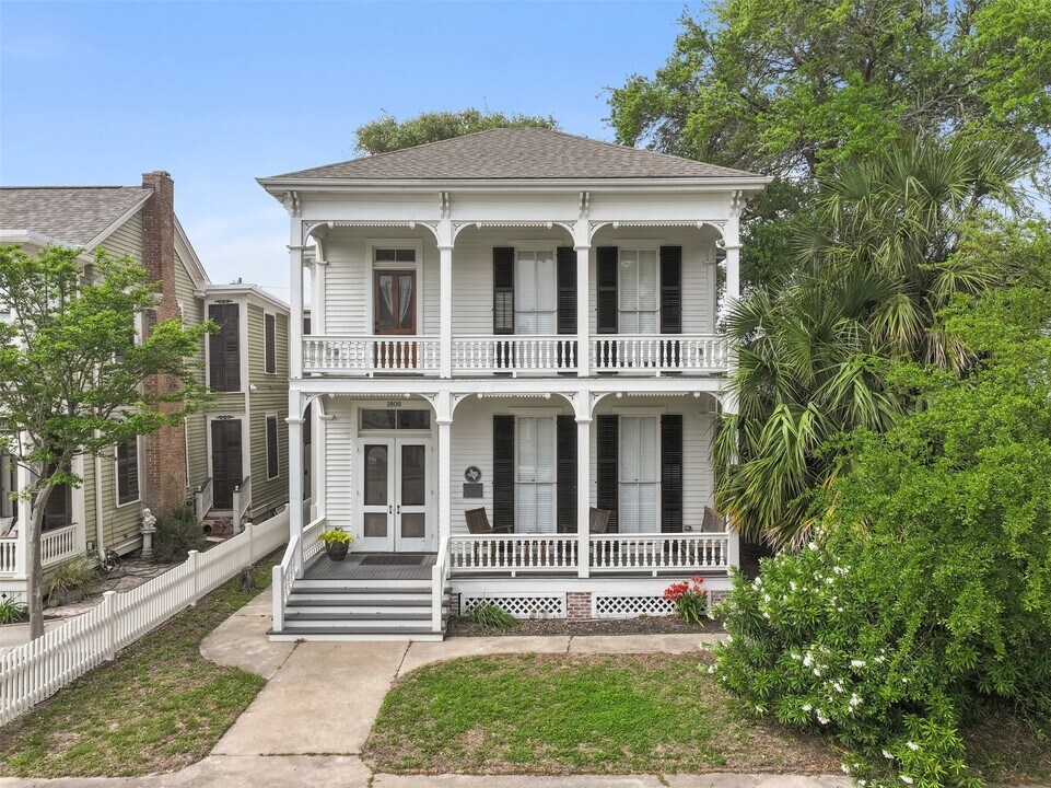 1808 Avenue K in Galveston, TX - Building Photo