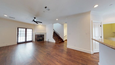 Druid Townhomes in Dallas, TX - Foto de edificio - Building Photo