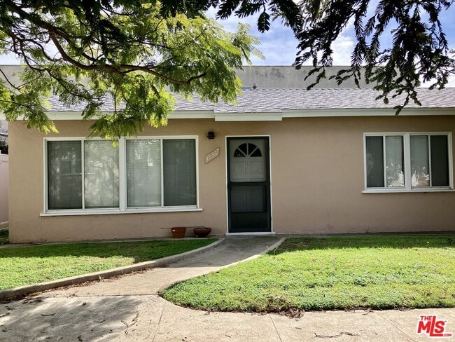 1856 9th St in Santa Monica, CA - Foto de edificio - Building Photo