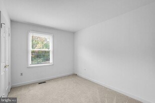 5974 Wescott Hills Way in Alexandria, VA - Building Photo