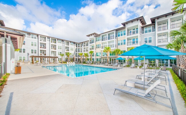 Overture Daniel Island 55+ Active Adult Apartment Homes in Daniel Island, SC - Foto de edificio - Building Photo