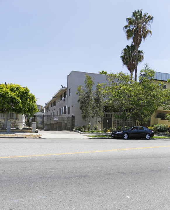 410 S Commonwealth Ave in Los Angeles, CA - Building Photo