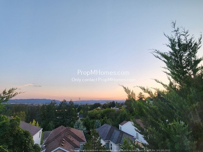 13660 SW Wrightwood Ct in Portland, OR - Building Photo - Building Photo