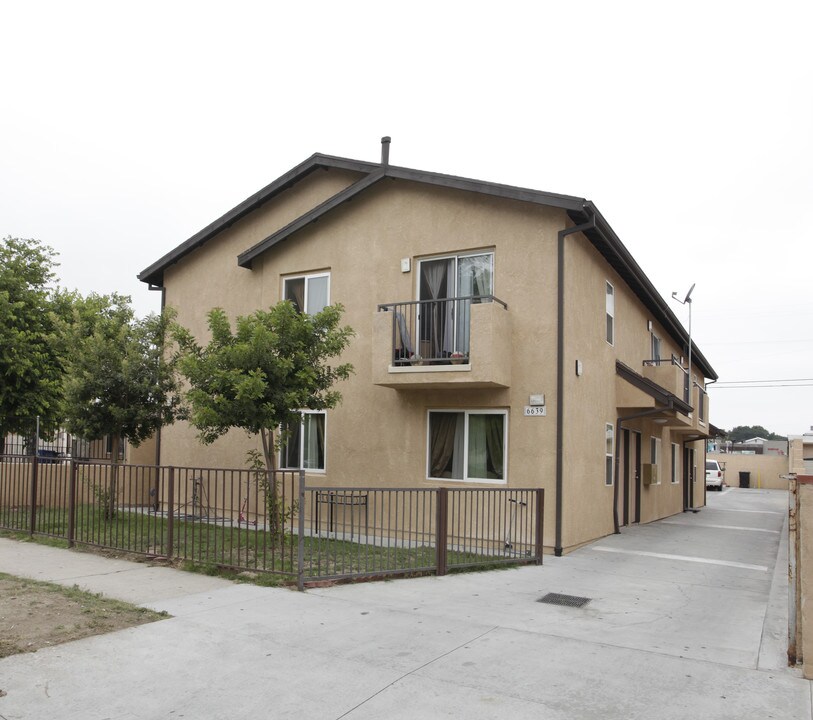 6639 Troost Ave in North Hollywood, CA - Foto de edificio