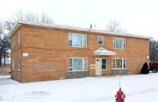 329 Avilon Ct in Round Lake, IL - Building Photo